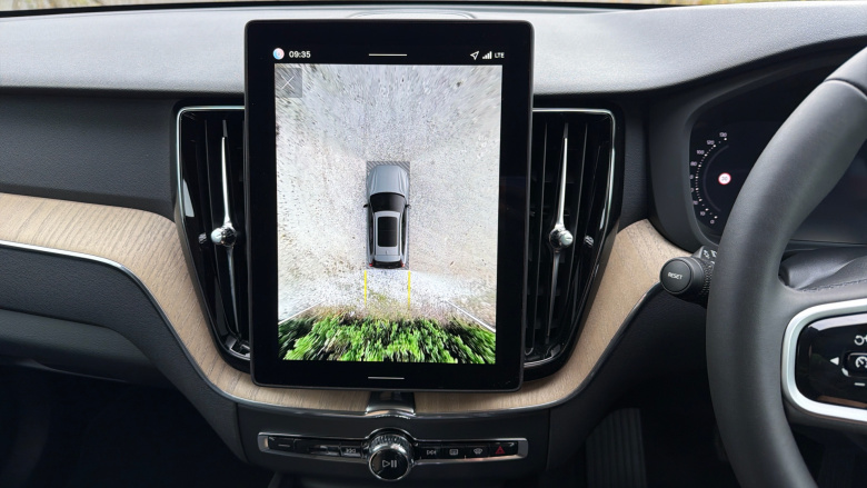 Volvo XC60 2.0 B5P Plus Dark 5dr AWD Geartronic Petrol Estate